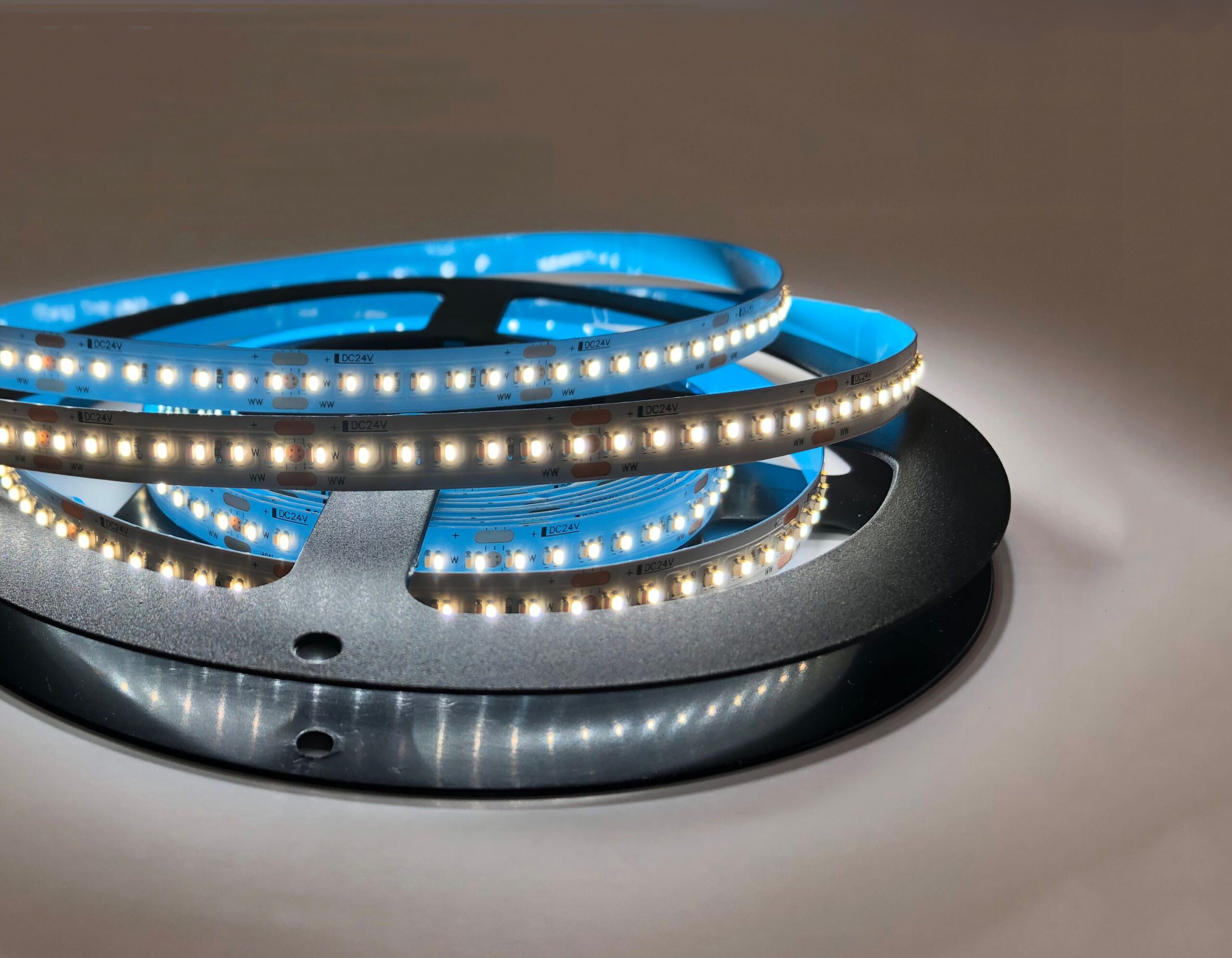 5m LED-Streifen - IP20 - HAMBURG-ECO - warmweiß/kaltweiß CCT Deep Tunable 2100-6000K und 1820 Leds/5m 24V – Bild 4